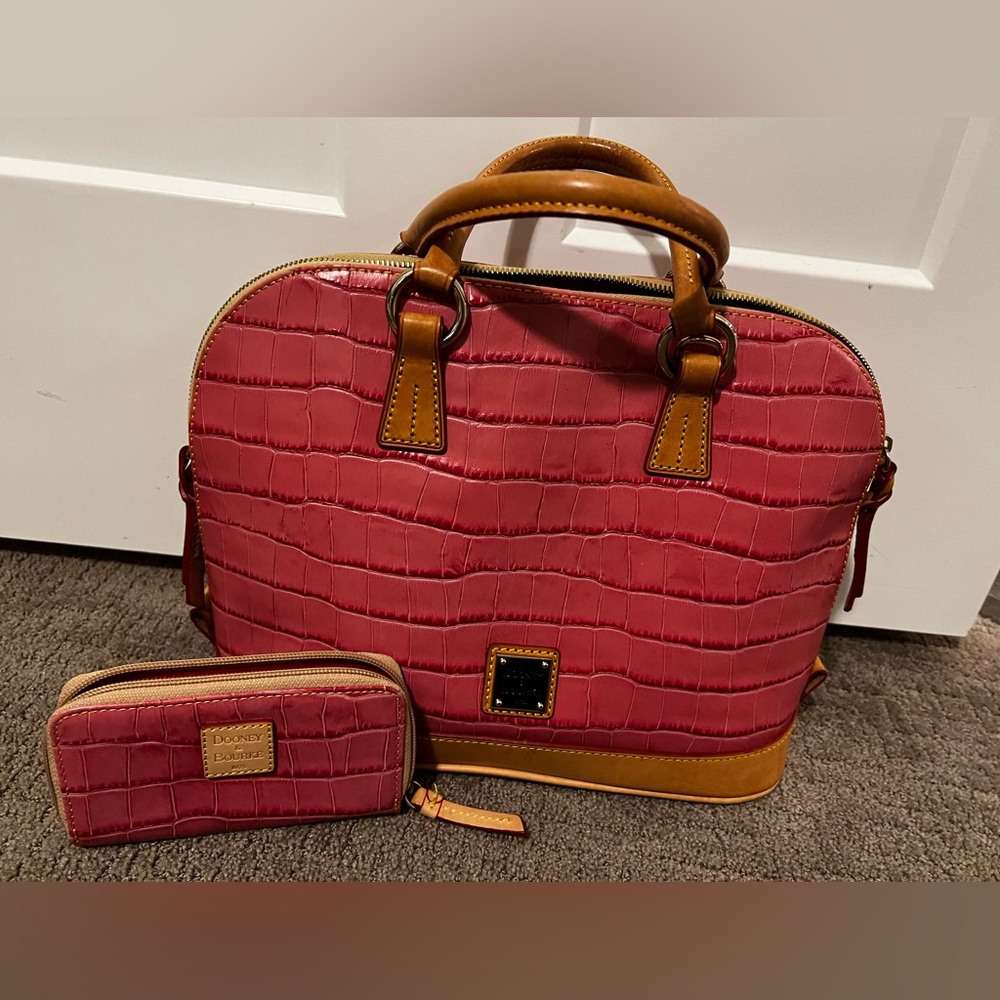 DOONEY & BOURKE.. Hot pink handbag with wallet